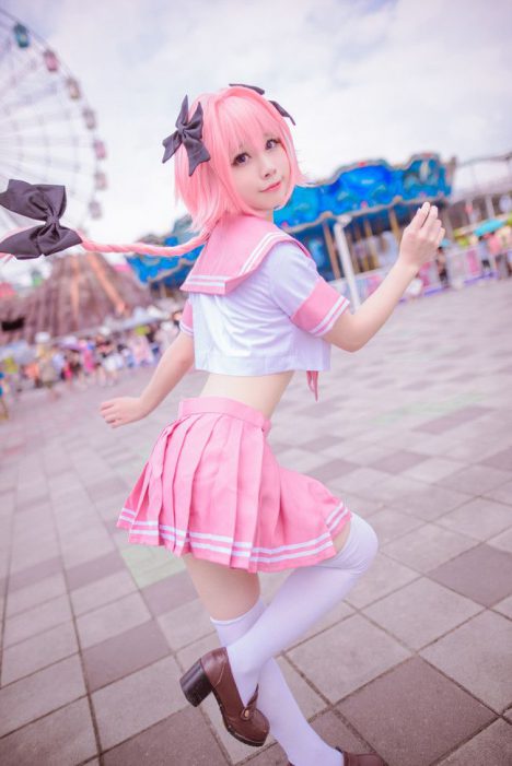 Astolfo-Pink-Seifuku-Cosplay-6-468×701 – geekXpop